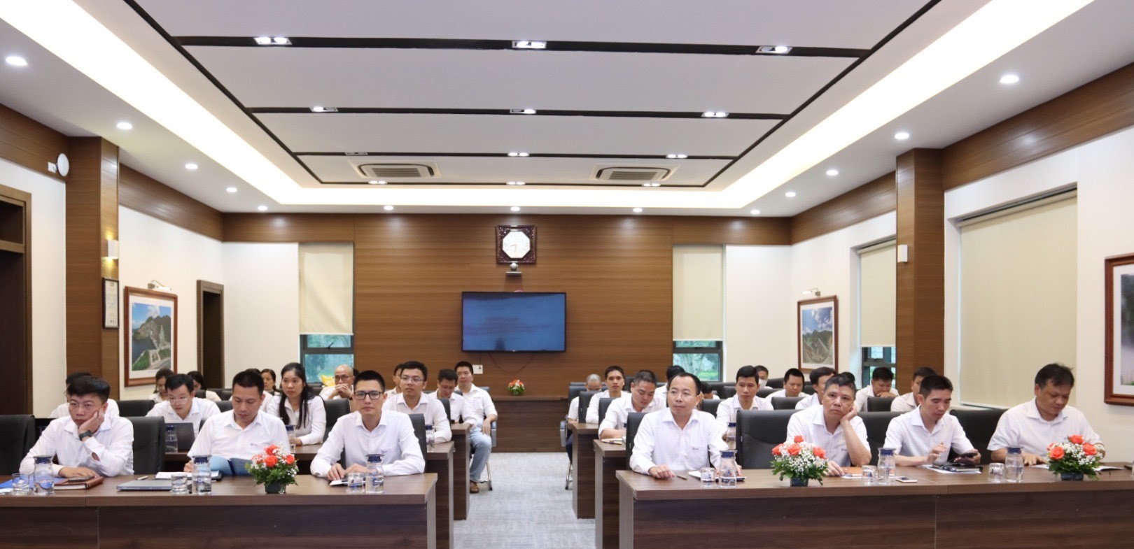 Đảng bộ Công ty Thủy điện Huội Quảng - Bản Chát sơ kết giữa  nhiệm kỳ 2020-2025
