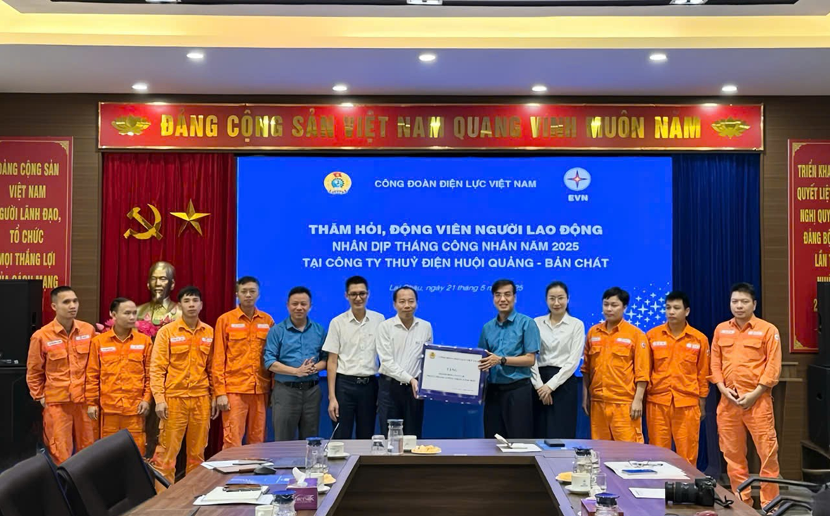 Công đoàn Điện lực Việt Nam thăm hỏi người lao động Công ty Thủy điện Huội Quảng - Bản Chát nhân dịp Tháng Công nhân năm 2025