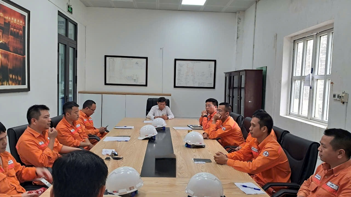 PHÂN XƯỞNG VẬN HÀNH BẢN CHÁT TỔ CHỨC DIỄN TẬP SỰ CỐ TOÀN CA NMTĐ BẢN CHÁT