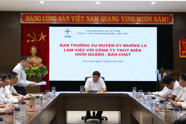 Ban Thường vụ huyện ủy Mường La làm việc với Công ty Thủy điện Huội Quảng - Bản Chát