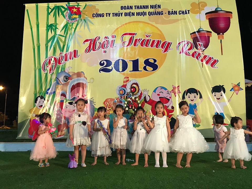 Công ty Thủy điện Huội Quảng - Bản Chát tổ chức Tết Trung thu cho các cháu thiếu nhi năm 2018