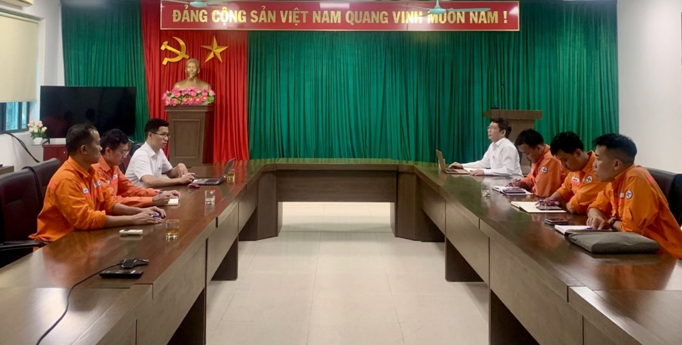 Chi bộ Vận hành Huội Quảng tổ chức sinh hoạt chuyên đề Học tập và làm theo tư tưởng, đạo đức, phong cách Hồ Chí Minh 