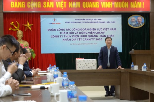 Công đoàn Điện lực Việt Nam thăm hỏi, tặng quà và chúc tết người lao động nhân dịp tết Nguyên đán Canh tý 2020